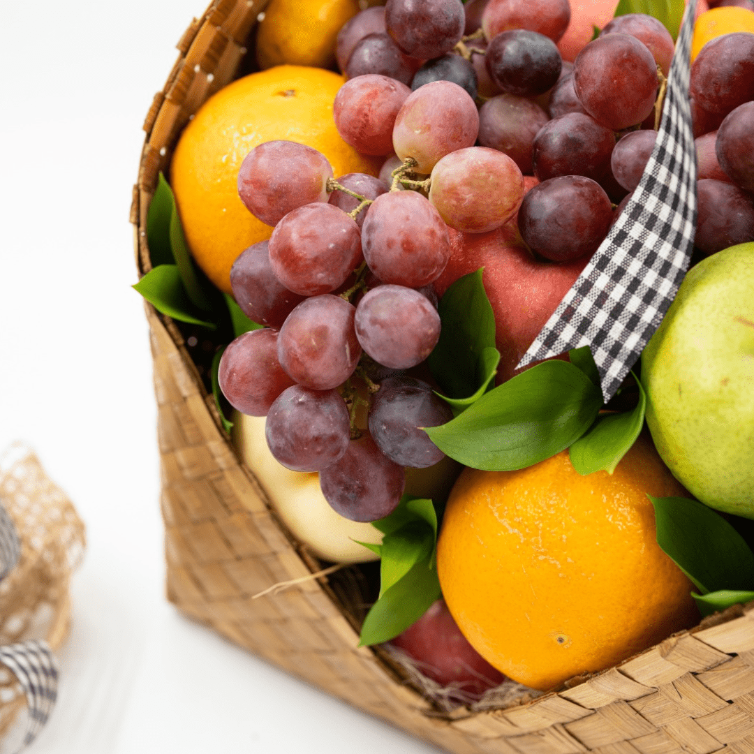 Lotus Elegance 2 Lotus Elegance parcel buah Denpasar dalam keranjang bambu persegi