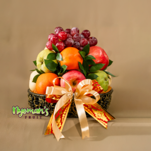 Jepun Batuan parcel buah nyepi atau galungan dalam keben bulat dengan pita elegan